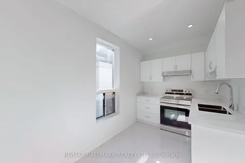 38 Kensington Avenue, Toronto, ON M5T 2J9