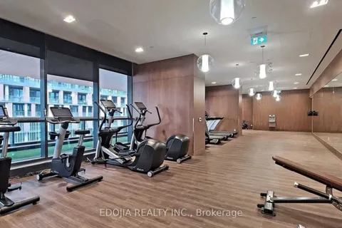 17 Bathurst Street, Toronto, ON M5V 0N1