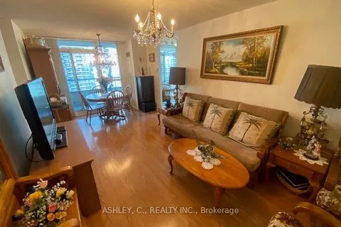 23 Hollywood Avenue, Toronto, ON M2N 7L8