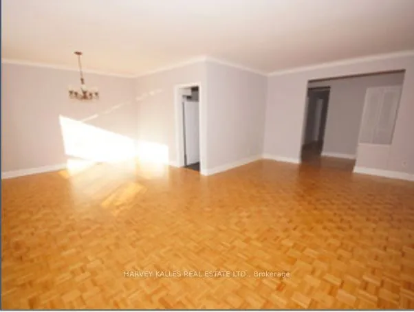 6 Croydon Road, Toronto, ON M6C 1S7