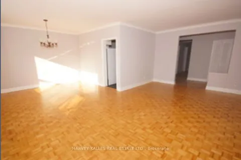 6 Croydon Road, Toronto, ON M6C 1S7