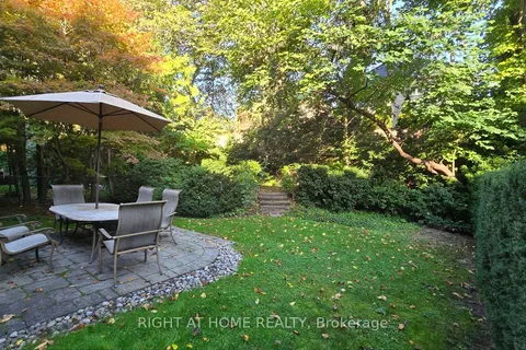 236 York Mills Road, ON M2L 1L1