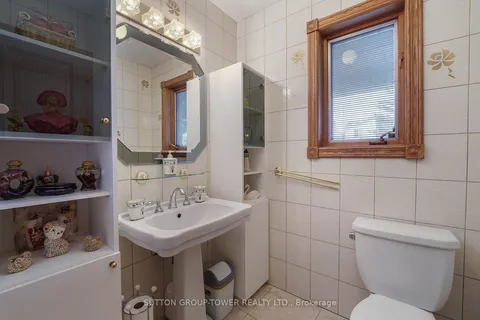 531 Lauder Avenue, Toronto, ON M6E 3J5