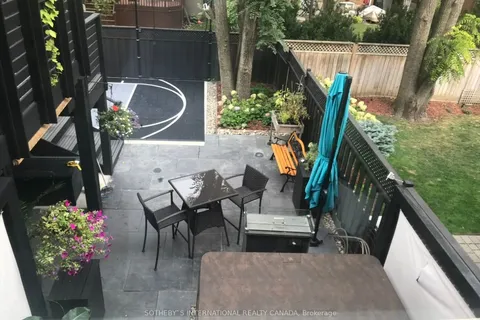 52 Carmichael Avenue, Toronto, ON M5M 2W7