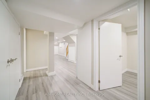 101 Marbury Crescent, Toronto, ON M3A 2G3