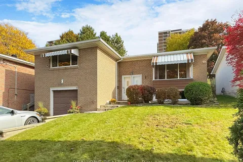 9 Lescon Road, Toronto, ON M2J 2G7