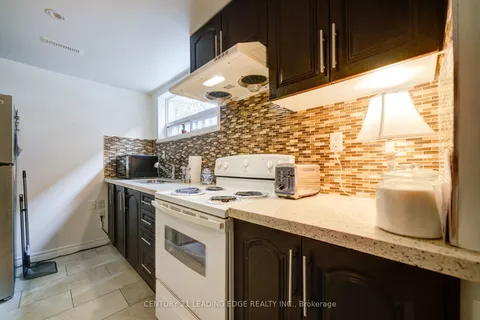 7 Lebos Road, Toronto, ON M2H 2L8