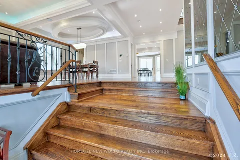 120 Homewood Avenue, Toronto, ON M2M 1K3