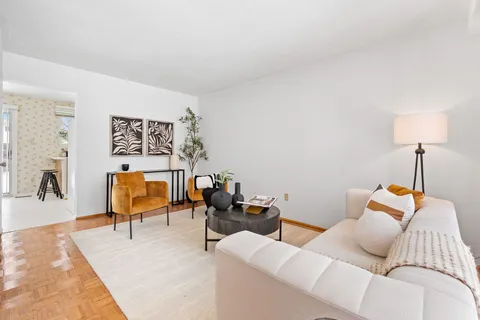 158 Freshmeadow Drive, Toronto, ON M2H 2R1