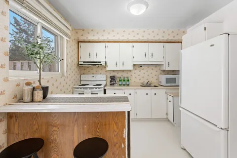 158 Freshmeadow Drive, Toronto, ON M2H 2R1