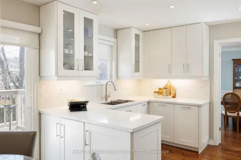 124 Abbeywood Trail, Toronto, ON M3B 3B5