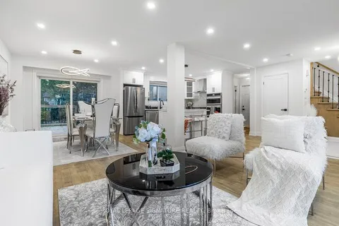 16 Ennismore Place, Toronto, ON M2J 2A1