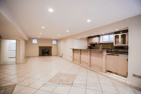 50 Yorkminster Road, ON M2P 1M3