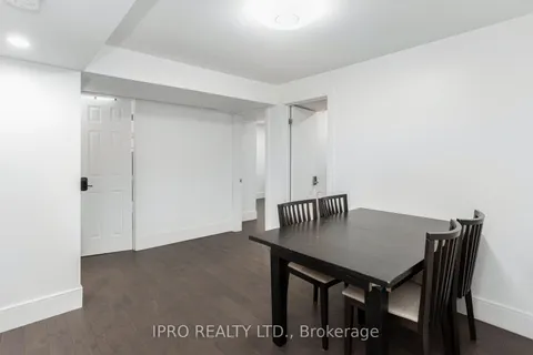 103 Allingham Gardens, Toronto, ON M3H 1X9