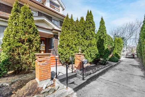25 Robina Avenue, Toronto, ON M6C 3Y5