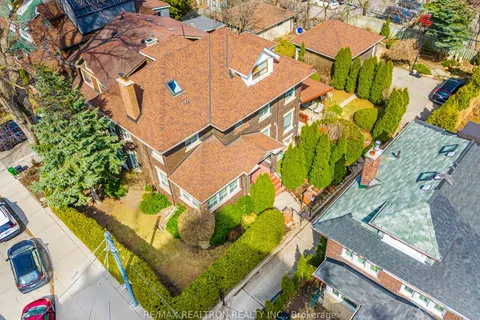 25 Robina Avenue, Toronto, ON M6C 3Y5