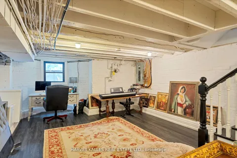 63 Metcalfe Street, Toronto, ON M4X 1R9