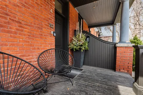 82 Robert Street, Toronto, ON M5S 2K3