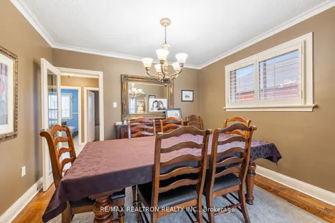 23 Allingham Gardens, Toronto, ON M3H 1X7