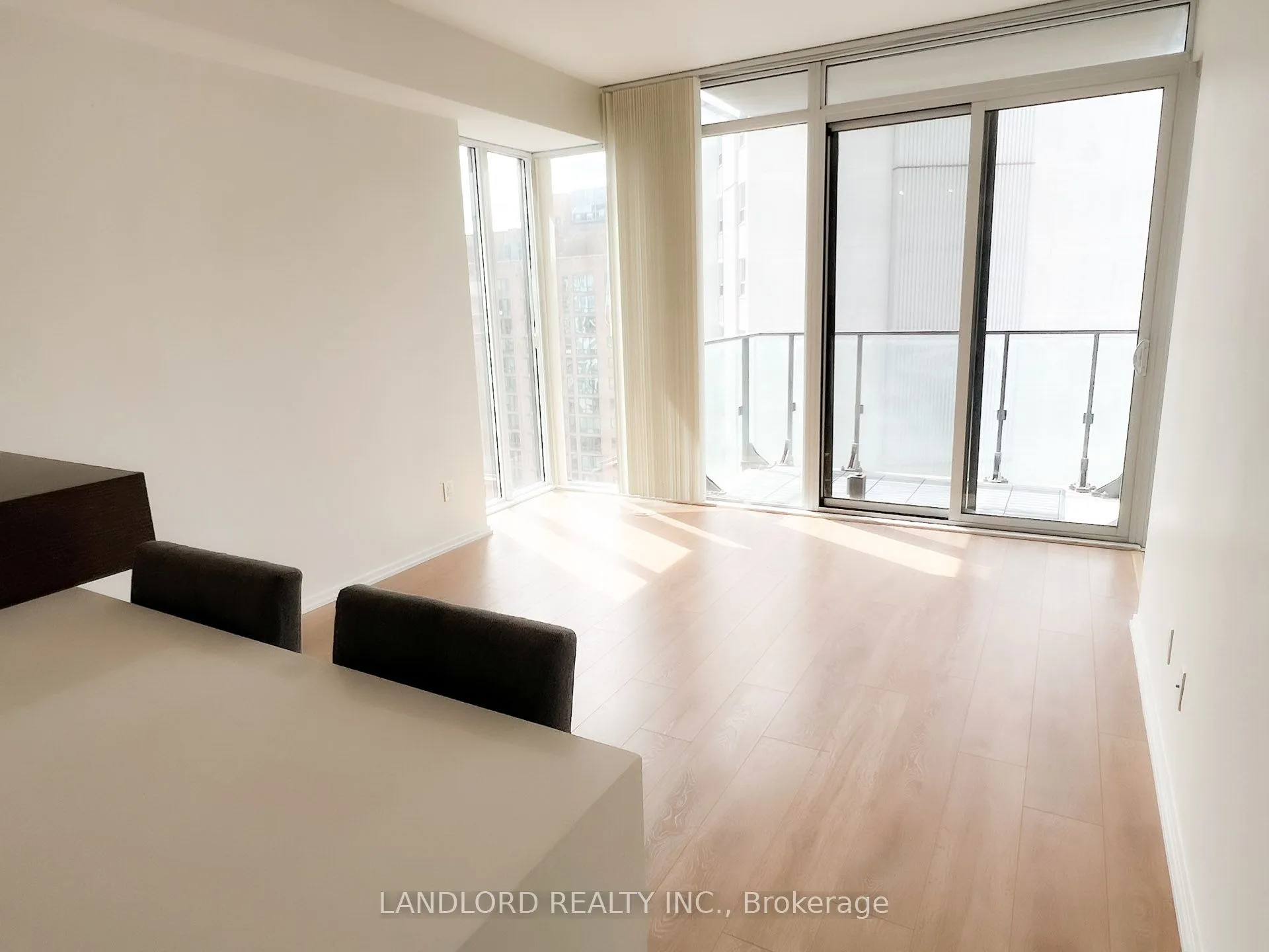 75 St Nicholas Street, Toronto, ON M4Y 0A5