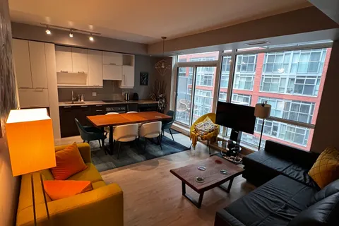 30 Nelson Street, Toronto, ON M5V 0H5