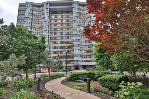 90 Fisherville Road, Toronto, ON M2R 3J9
