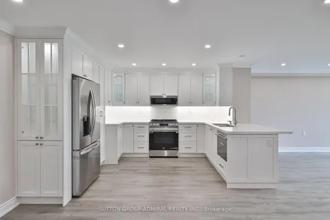 90 Fisherville Road, Toronto, ON M2R 3J9