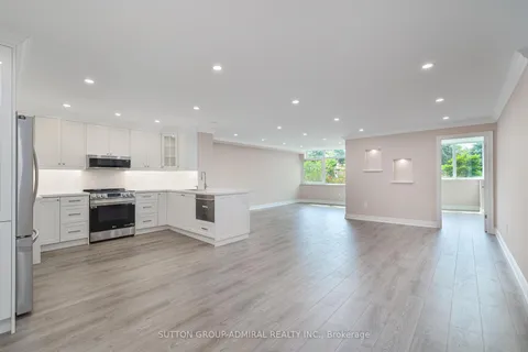 90 Fisherville Road, Toronto, ON M2R 3J9