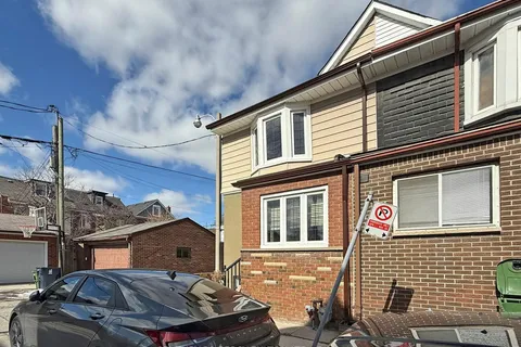 16 Archer Street, Toronto, ON M6H 1J2