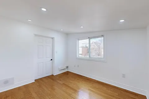 16 Archer Street, Toronto, ON M6H 1J2