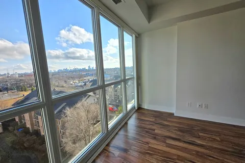 35 Brian Peck Crescent, Toronto, ON M4G 0A5