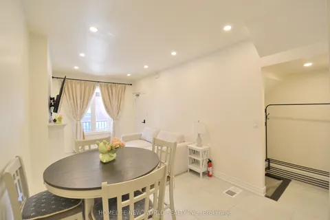 30 Barton Avenue, Toronto, ON M6G 1P1