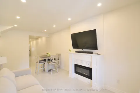 30 Barton Avenue, Toronto, ON M6G 1P1