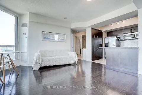 18 Holmes Avenue, Toronto, ON M2N 0E1