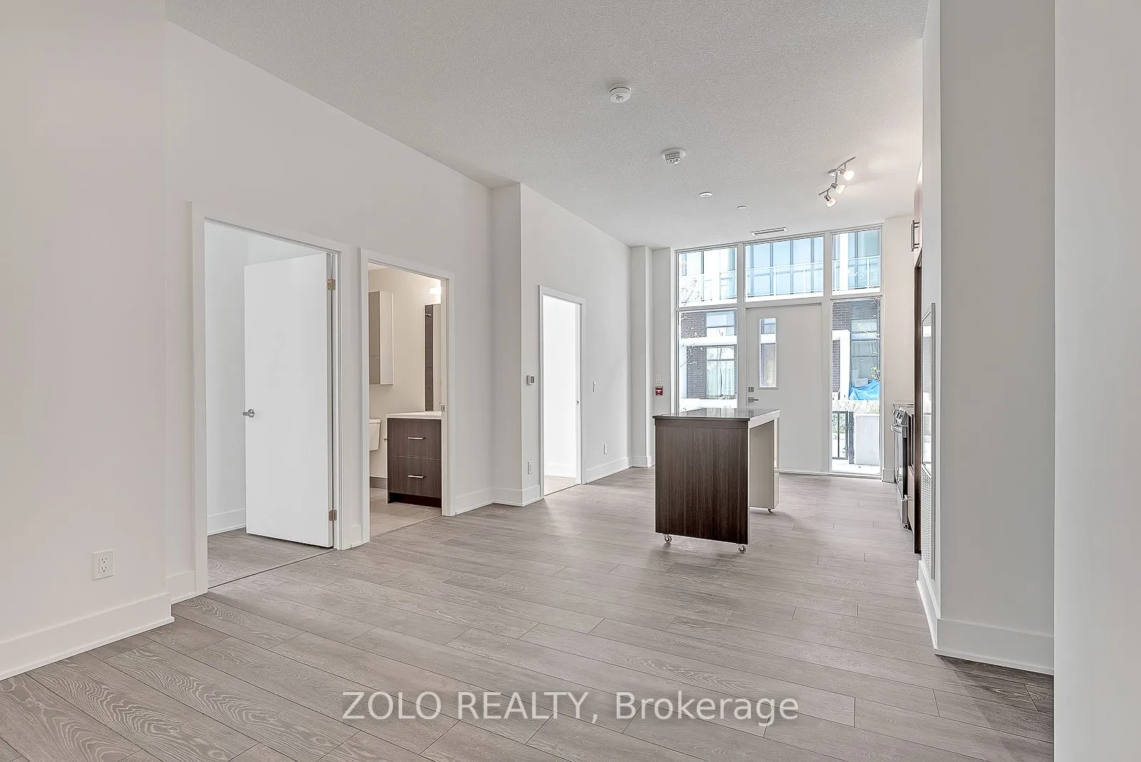 188 Fairview Mall Drive, Toronto, ON M2J 4T1
