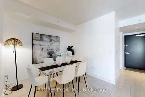 31 Tippett Road, Toronto, ON M3H 0C8