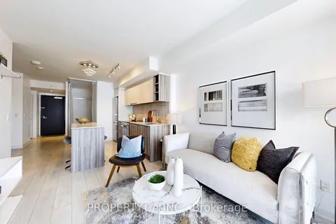 31 Tippett Road, Toronto, ON M3H 0C8