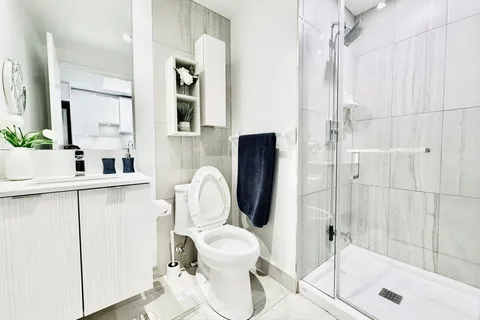 195 Redpath Avenue, Toronto, ON M4P 0E4