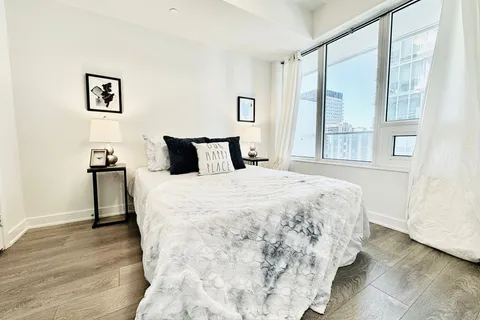 195 Redpath Avenue, Toronto, ON M4P 0E4