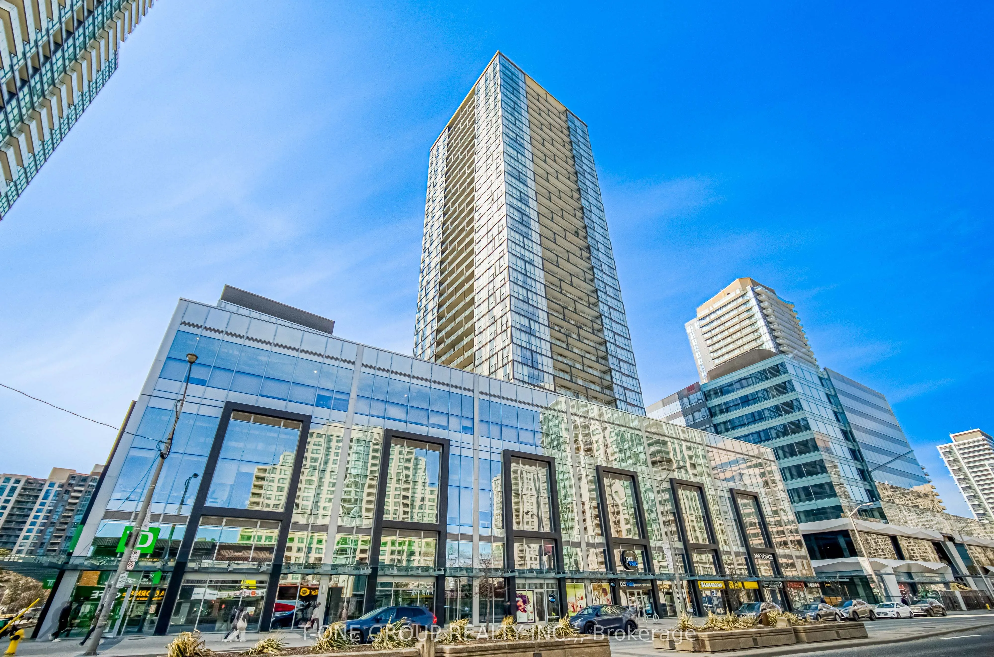 5180 Yonge Street, Toronto, ON M2N 0K5
