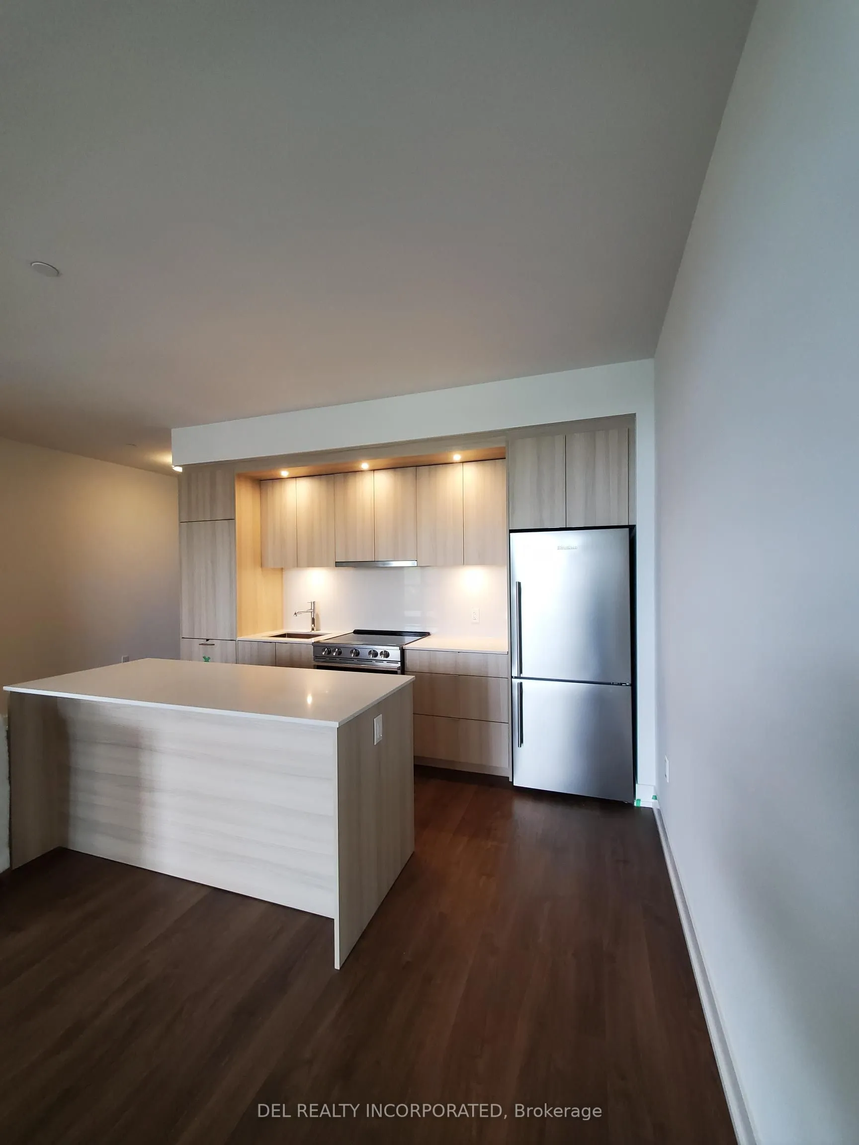 20 Inn On The Park Drive, Toronto, ON M3C 0P8