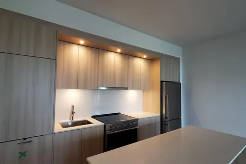 20 Inn On The Park Drive, Toronto, ON M3C 0P8