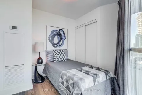 352 Front Street, Toronto, ON M5V 0K3
