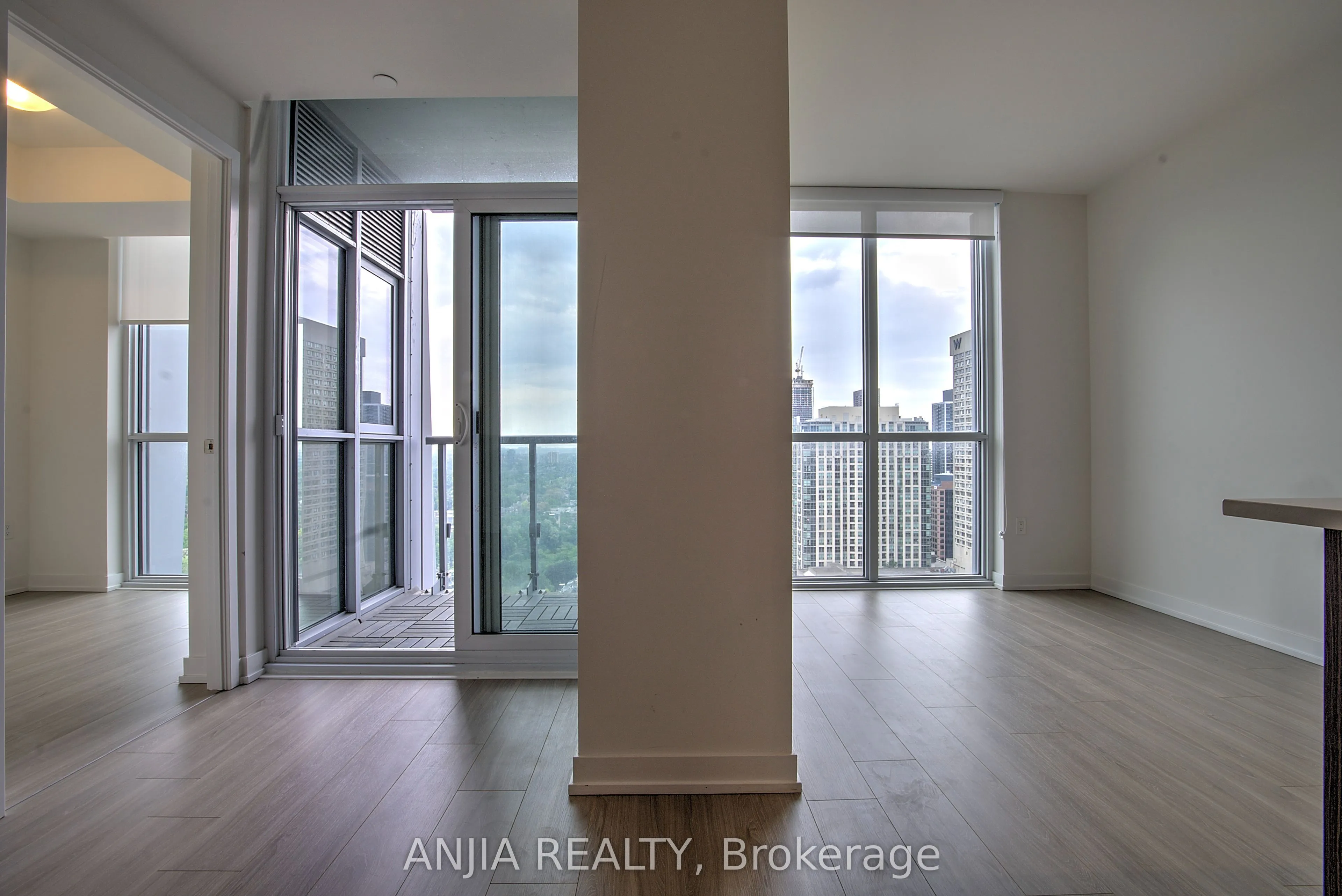 1 Yorkville Avenue, Toronto, ON M4W 0B1
