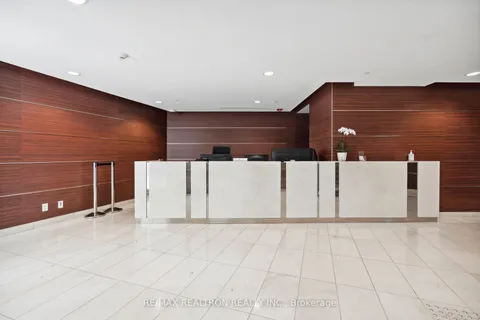 120 Bayview Avenue, Toronto, ON M5A 0G4