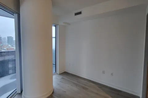 138 Downes Street, Toronto, ON M5E 0E4
