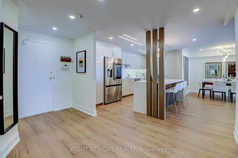 130 Carlton Street, Toronto, ON M5A 4K3