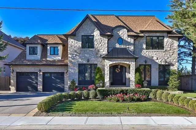 82 York Road, ON M2L 1H8