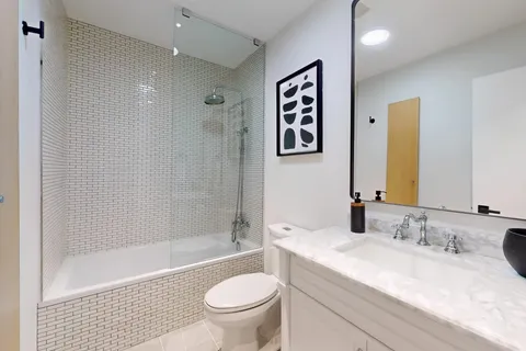 246 Ontario Street, Toronto, ON M5A 2V5