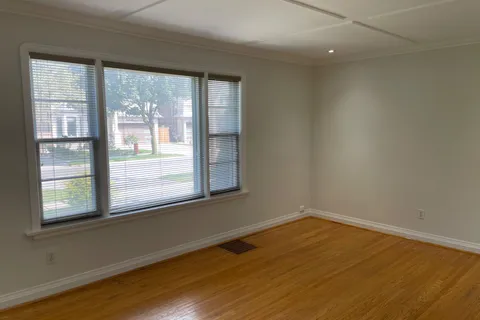 209 Homewood Avenue, Toronto, ON M2M 1K4
